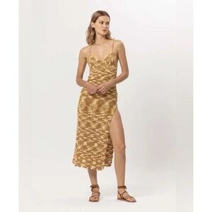 Chic Gold Patterned Midi Dress